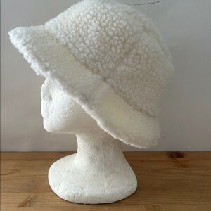 Athleta Sherpa Bucket Hat Bone/White Faux Shearling Fuzzy Hat Fully Lined S/M